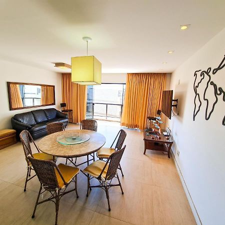 Apartamento Pe Na Areia - Praia Do Forte カボ・フリオ エクステリア 写真