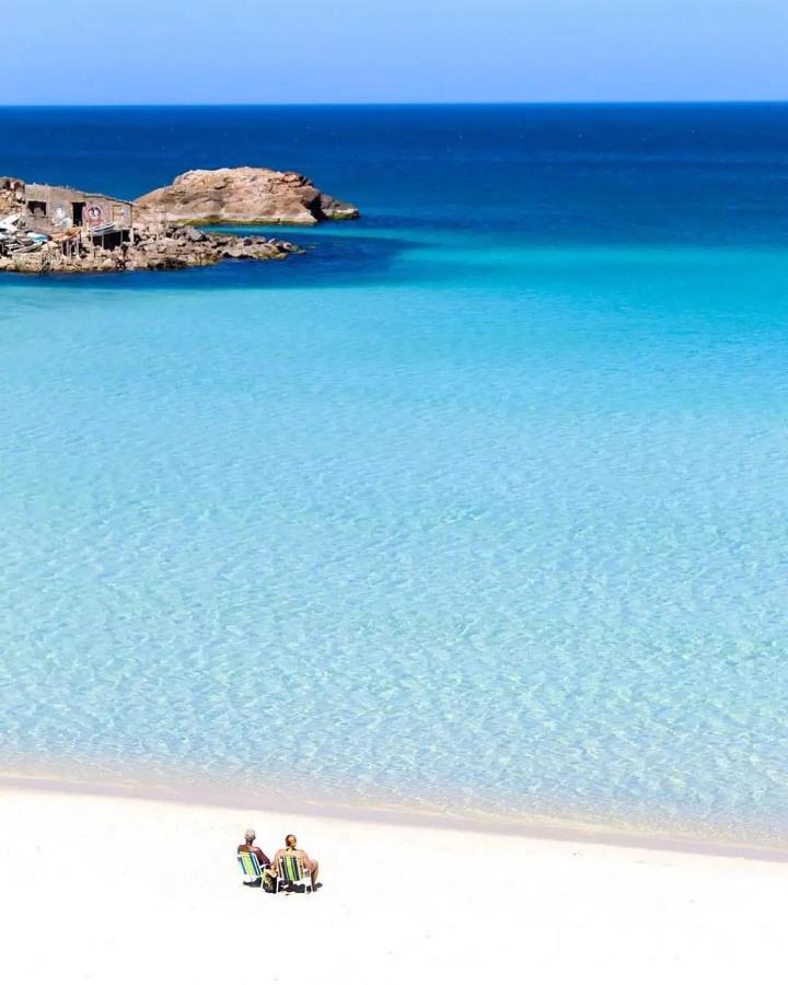 Apartamento Pe Na Areia - Praia Do Forte カボ・フリオ エクステリア 写真
